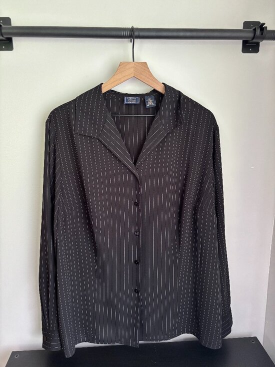 Laura Scott Tops - LAURA SCOTT BLACK WHITE BUTTON DOWN SHIRT